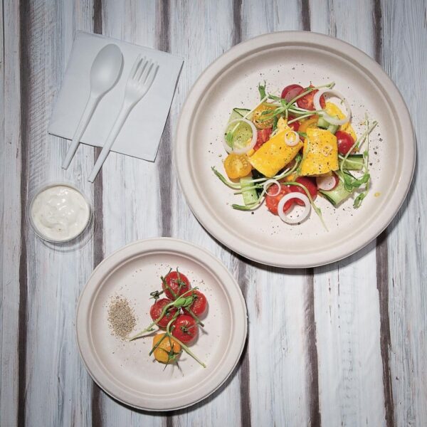 Fiesta Compostable Bagasse Round Plates Natural Colour 181mm (Pack of 50) - Image 6