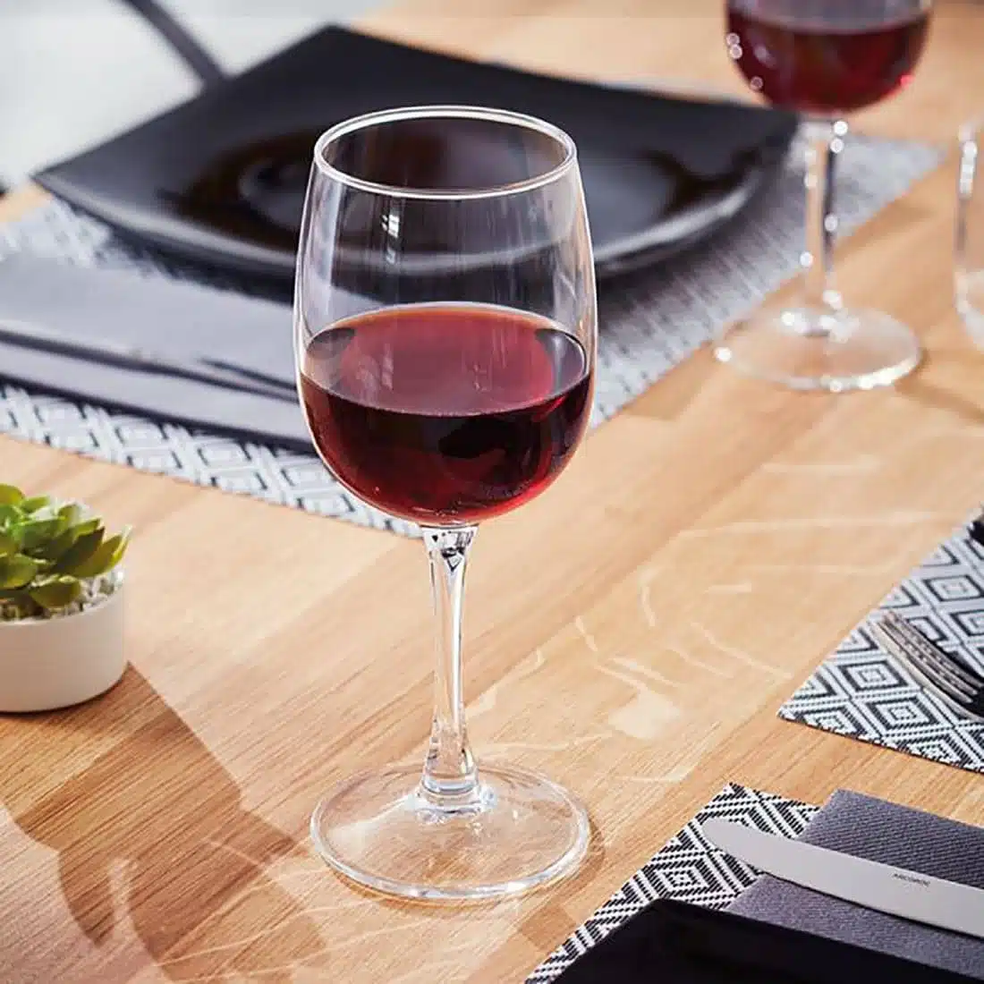 Arcoroc Elisa Wine Glasses 420ml (48 pack) - Image 4