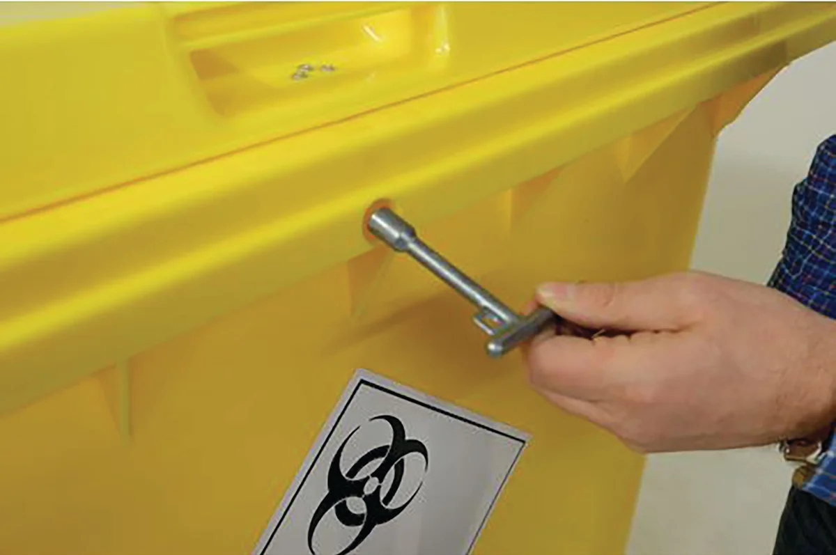 2Work Wheelie Bin Clinical Waste 240 Litre Lockable Yellow 2W10901 - Image 2