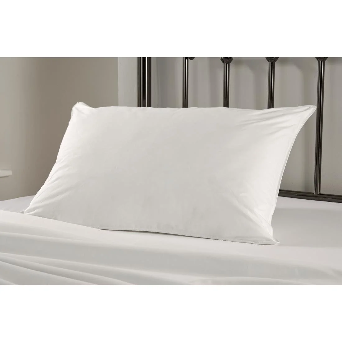 Mitre Essentials Hollo Pillow - Image 2