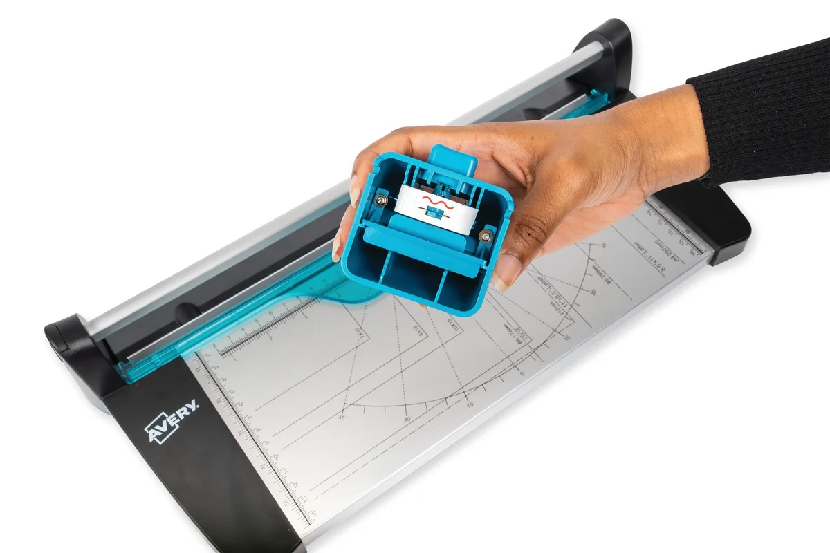 Avery Multi-Cut 4-In-1 Paper Trimmer A4 4X1TR4 - Image 2
