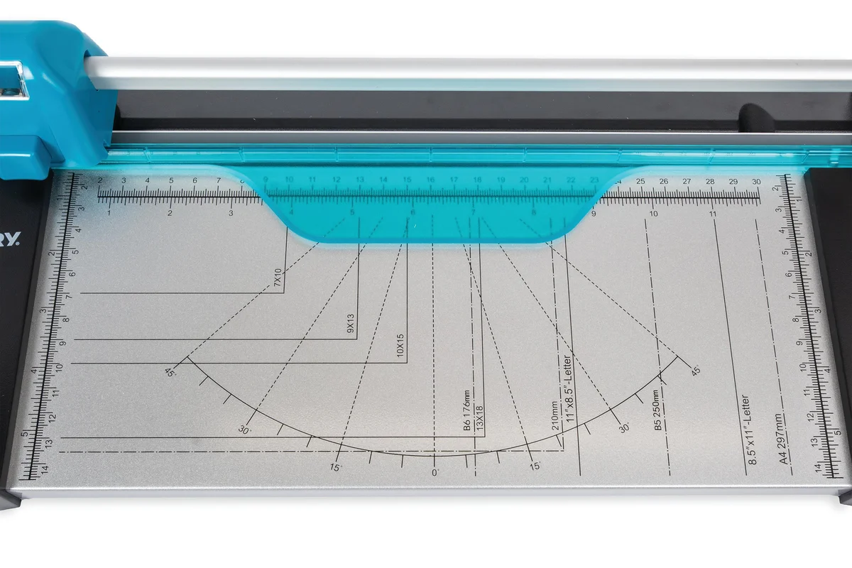 Avery Multi-Cut 4-In-1 Paper Trimmer A3 4X1TR3 - Image 3
