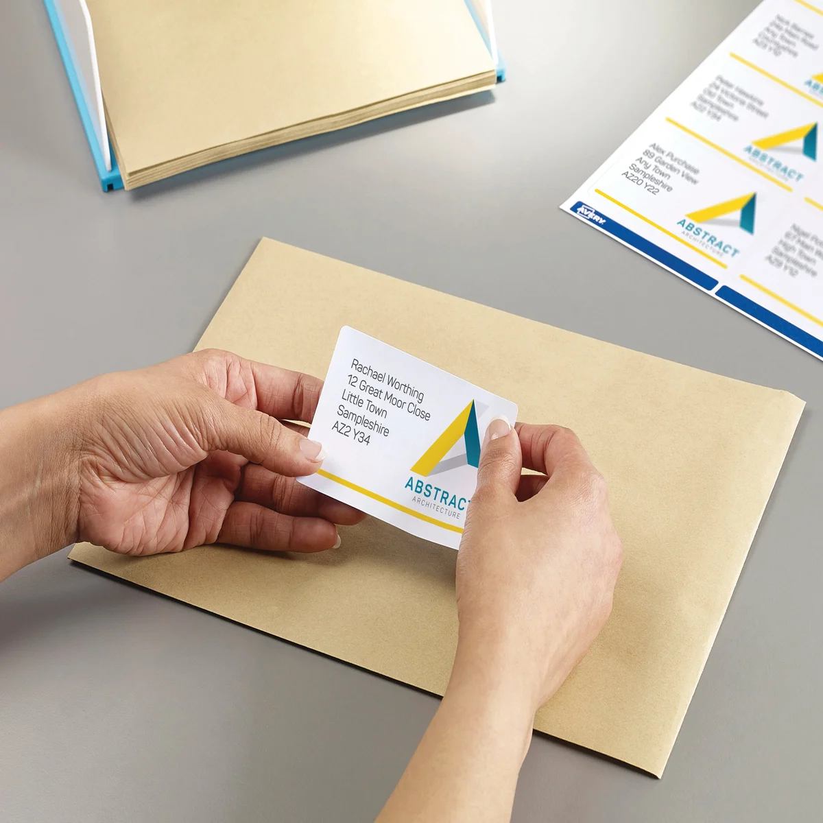 Avery Ultragrip Laser Parcel Labels 99.1x67.7mm 8 Per Sheet White (Pack of 320) L7165-40 - Image 2