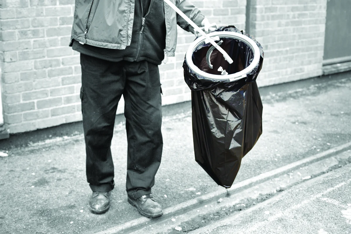 2Work Heavy Duty Refuse Sack LPDE Black 457x725x950mm (Pack of 200) KF73376 - Image 4