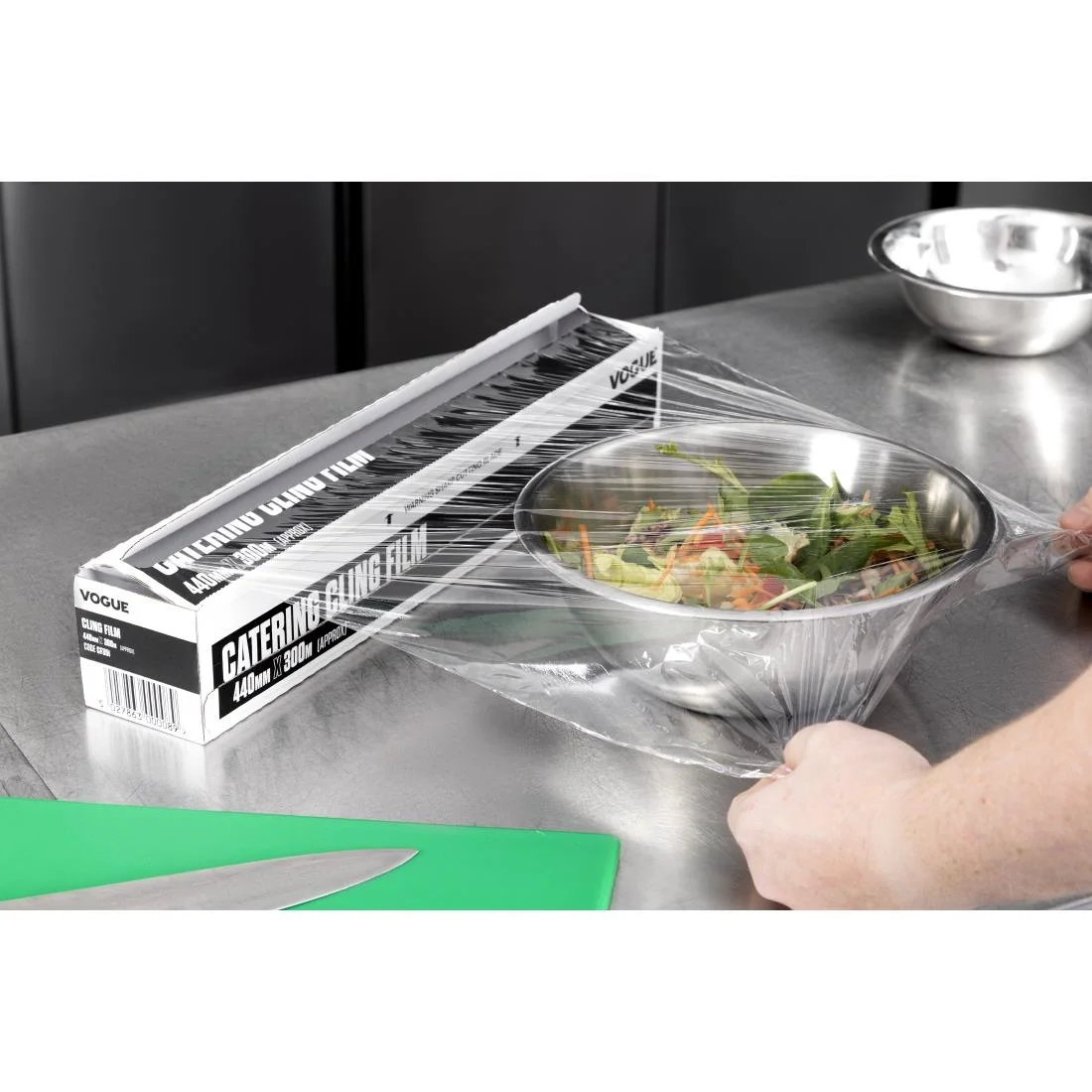 Vogue Cling Film 440mm x 300m - Image 8