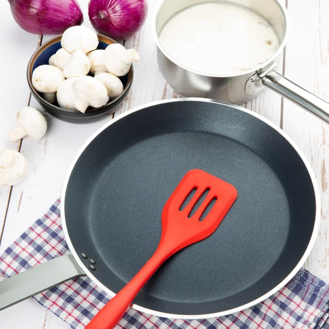 Vogue Platinum Plus Anodised Aluminium Non-Stick Teflon Crepe Pan 30cm - Image 4
