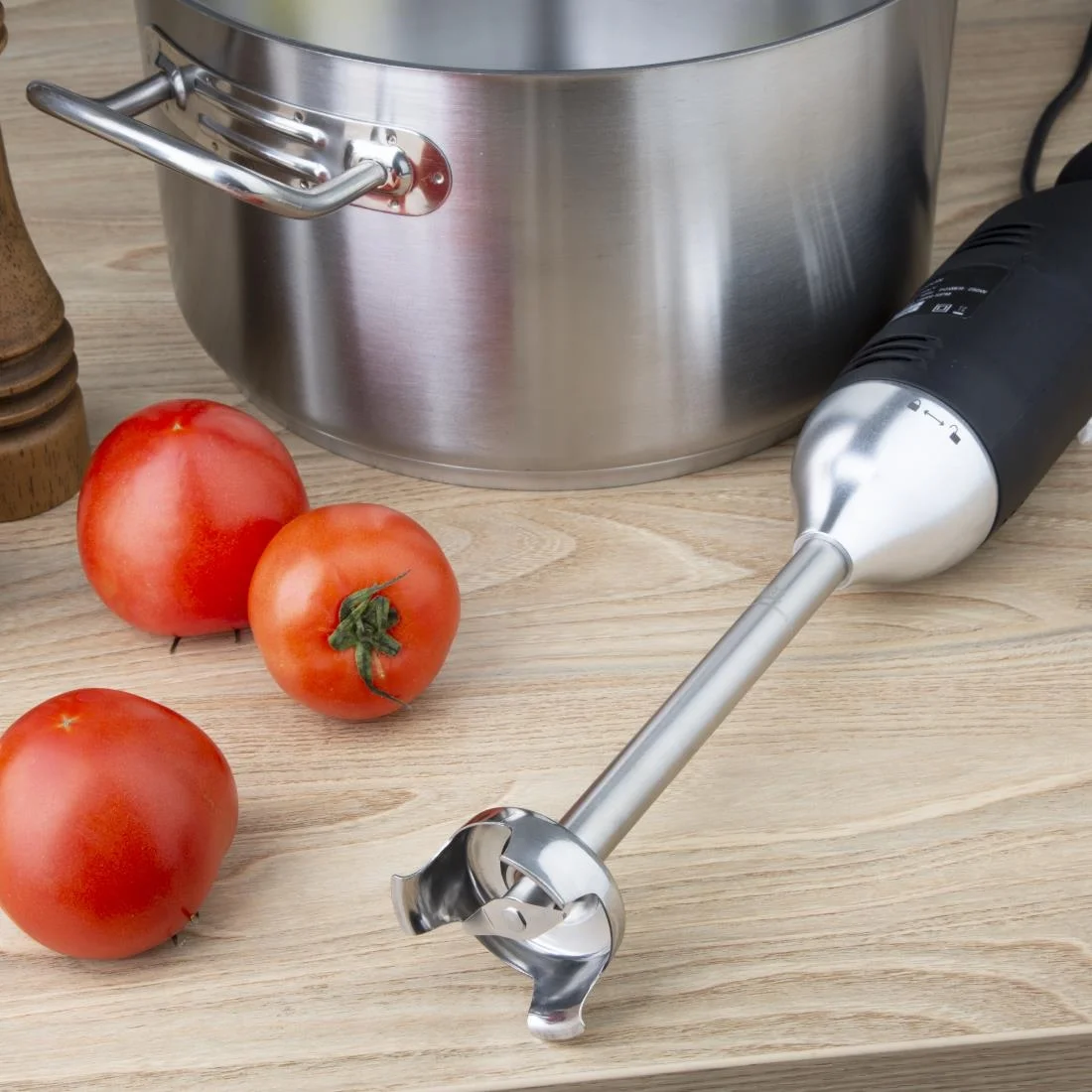 Nisbets Essentials Variable Speed Stick Blender 190mm Shaft - Image 6