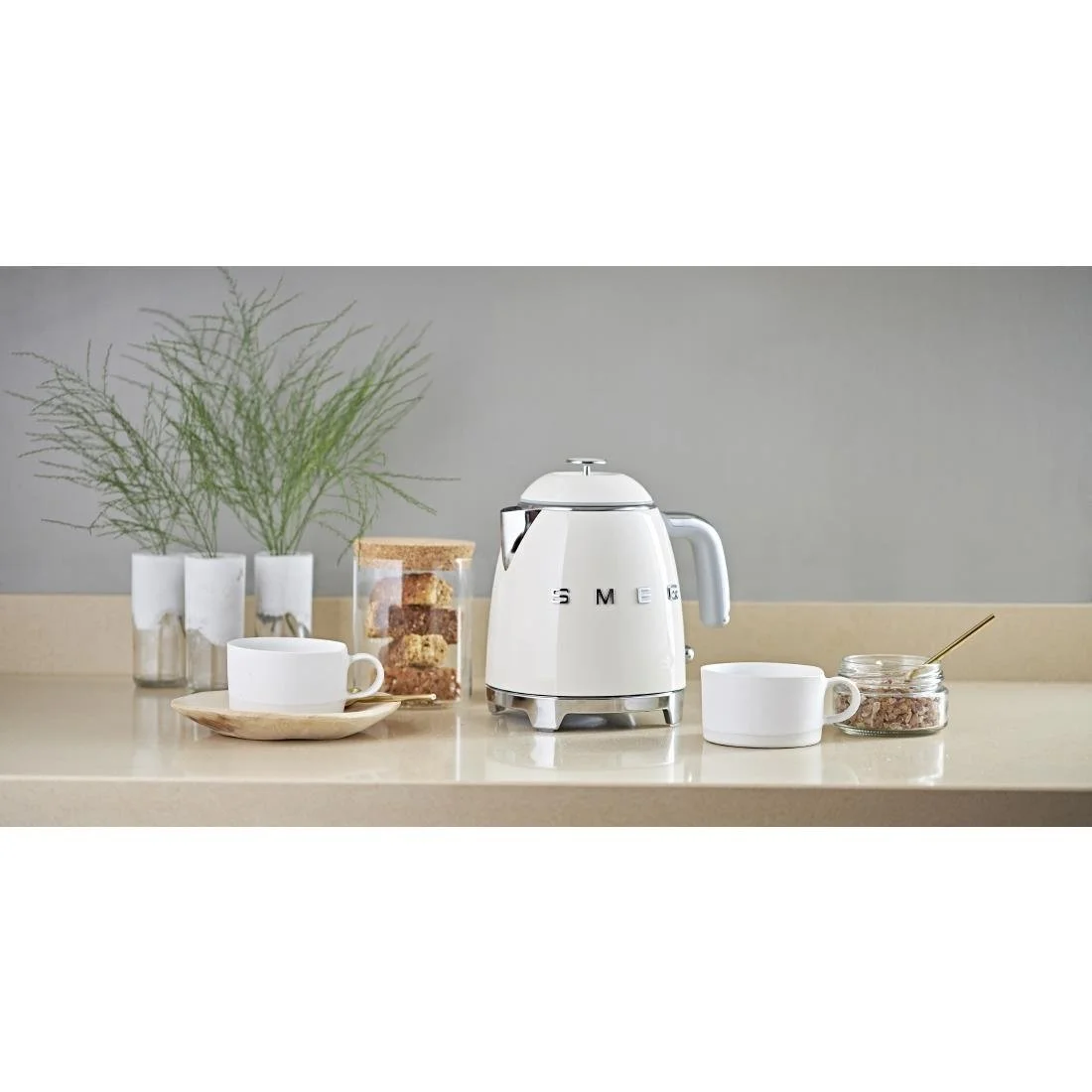 Smeg Mini Kettle Cream KLF05CRUK - Image 9