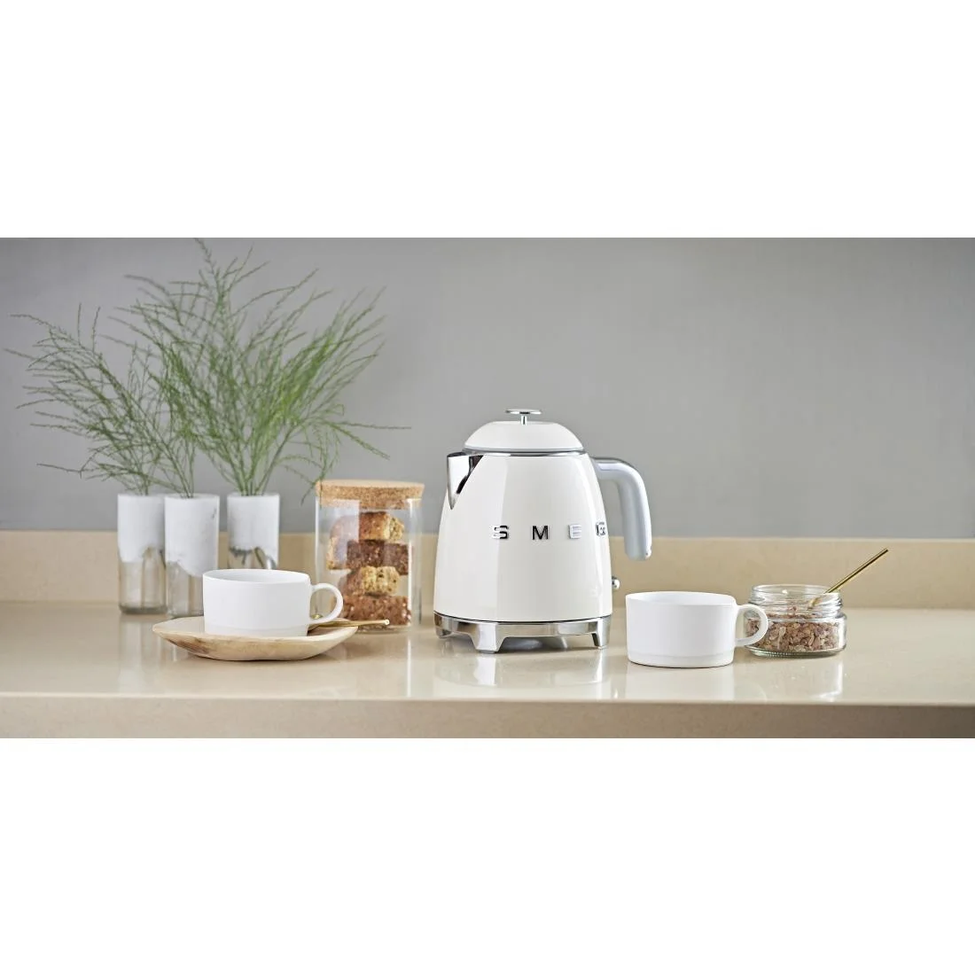 Smeg Mini Kettle Cream KLF05CRUK - Image 9