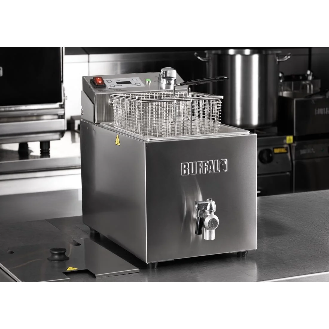 Buffalo Countertop Electric Fryer with Timer 8Ltr - Image 11
