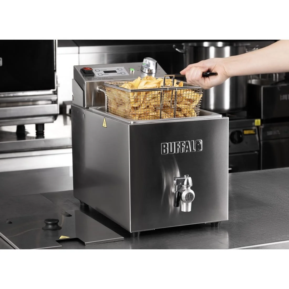 Buffalo Countertop Electric Fryer with Timer 8Ltr - Image 13