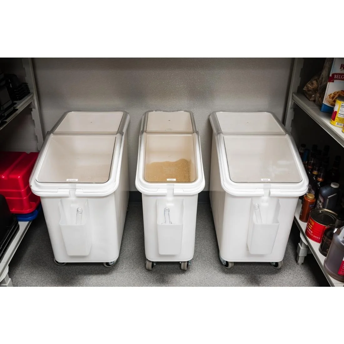 Cambro Mobile Ingredient Bin White 102Ltr - Image 3