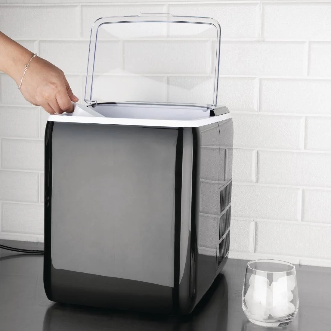 Nisbets Essentials Ice Maker - 20kg Output - Image 7