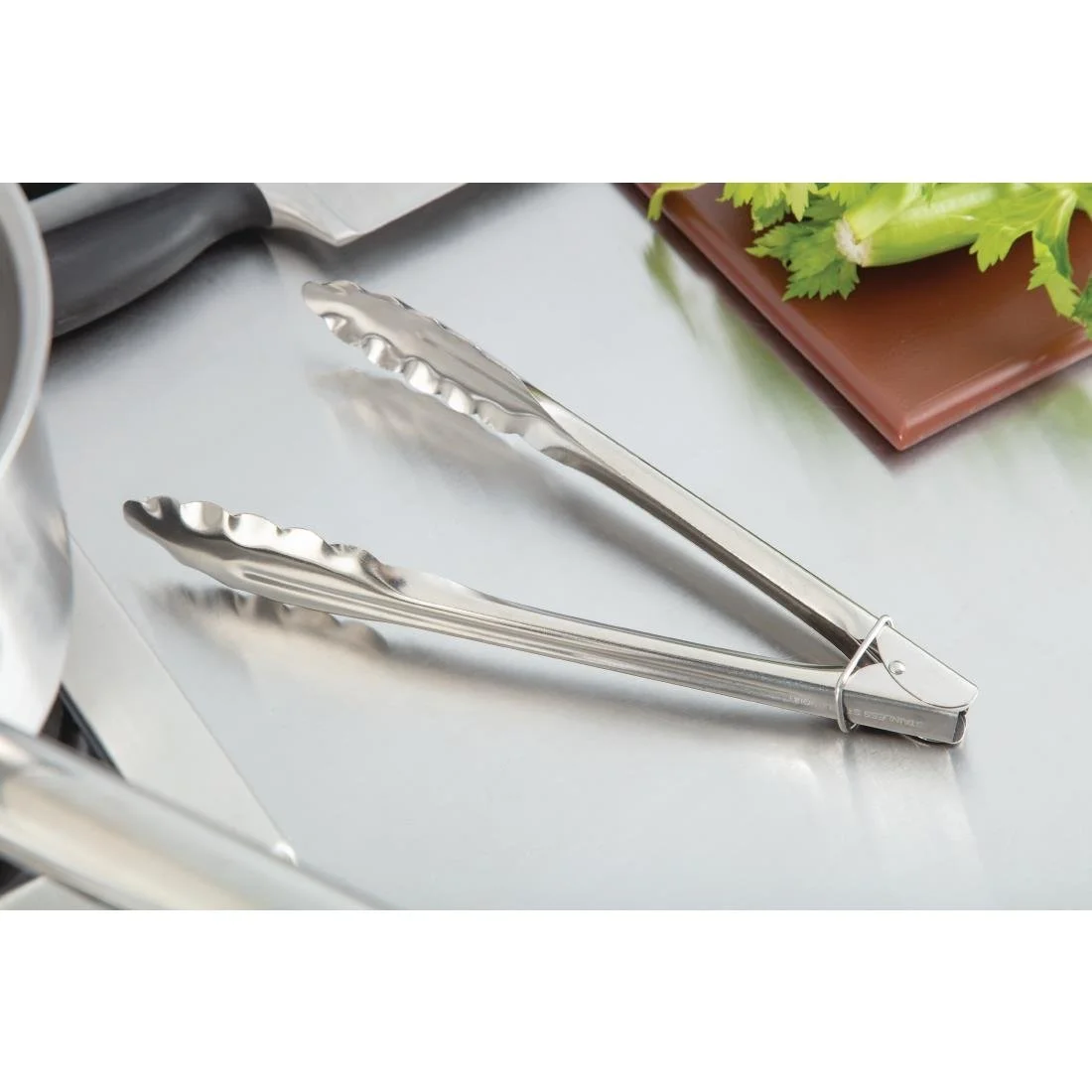 Nisbets Essentials Catering Tongs 245mm - Image 6