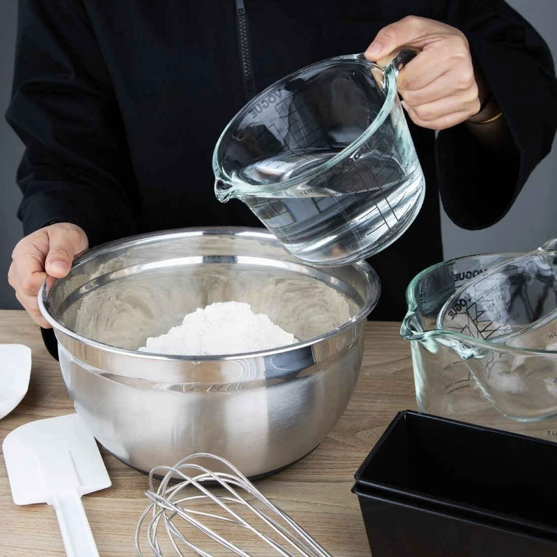 Vogue Glass Measuring Jug 1080ml - Image 6