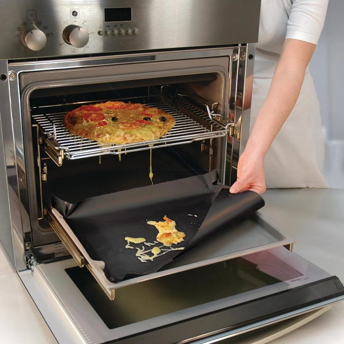 NoStik Heavy Duty Oven Protector Black 400 x 500mm - Image 2