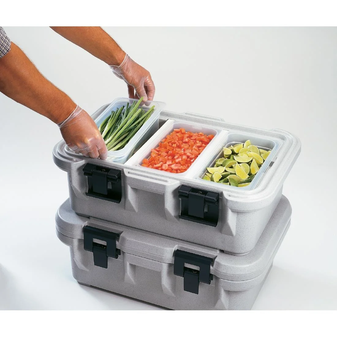 Cambro Polypropylene 1/3 Gastronorm Food Tray 150mm - Image 7
