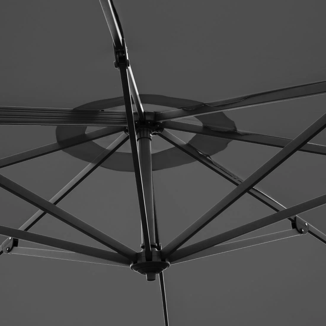 Bolero Venice Heavy Duty Parasol Black 3.5m - Image 3