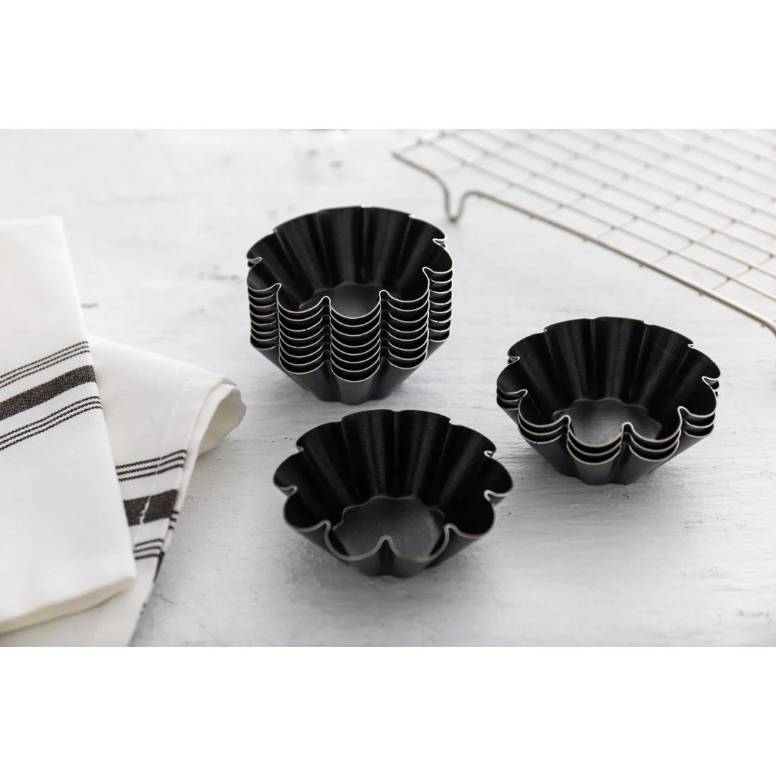 Matfer Non-Stick Mini Brioche Mould 7.5cm - Image 8