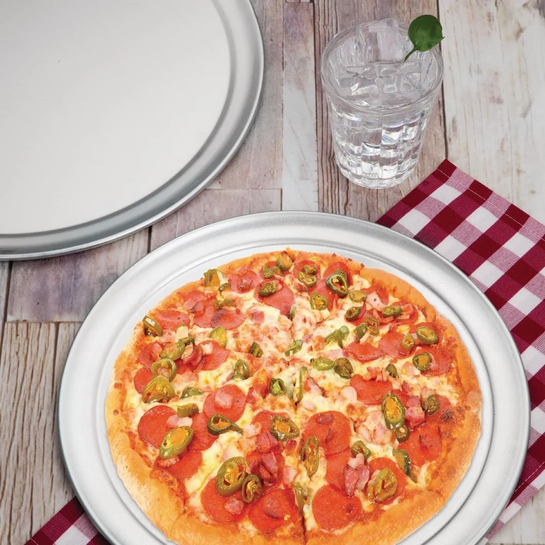 Vogue Aluminium Pizza Tray 12in - Image 6