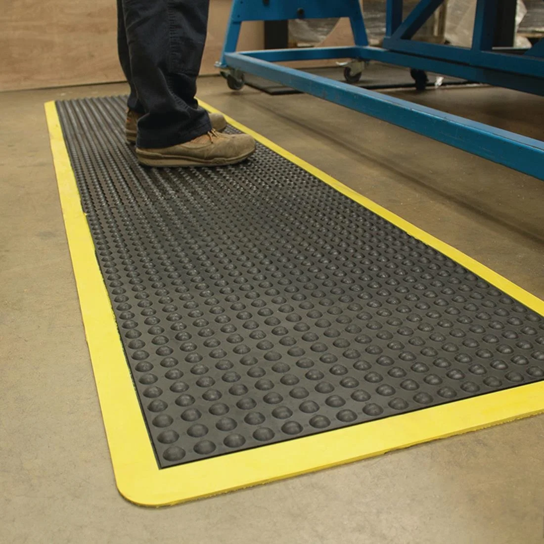 COBA Anti Fatigue Interlocking Mat 900mm x 1200mm - Image 3
