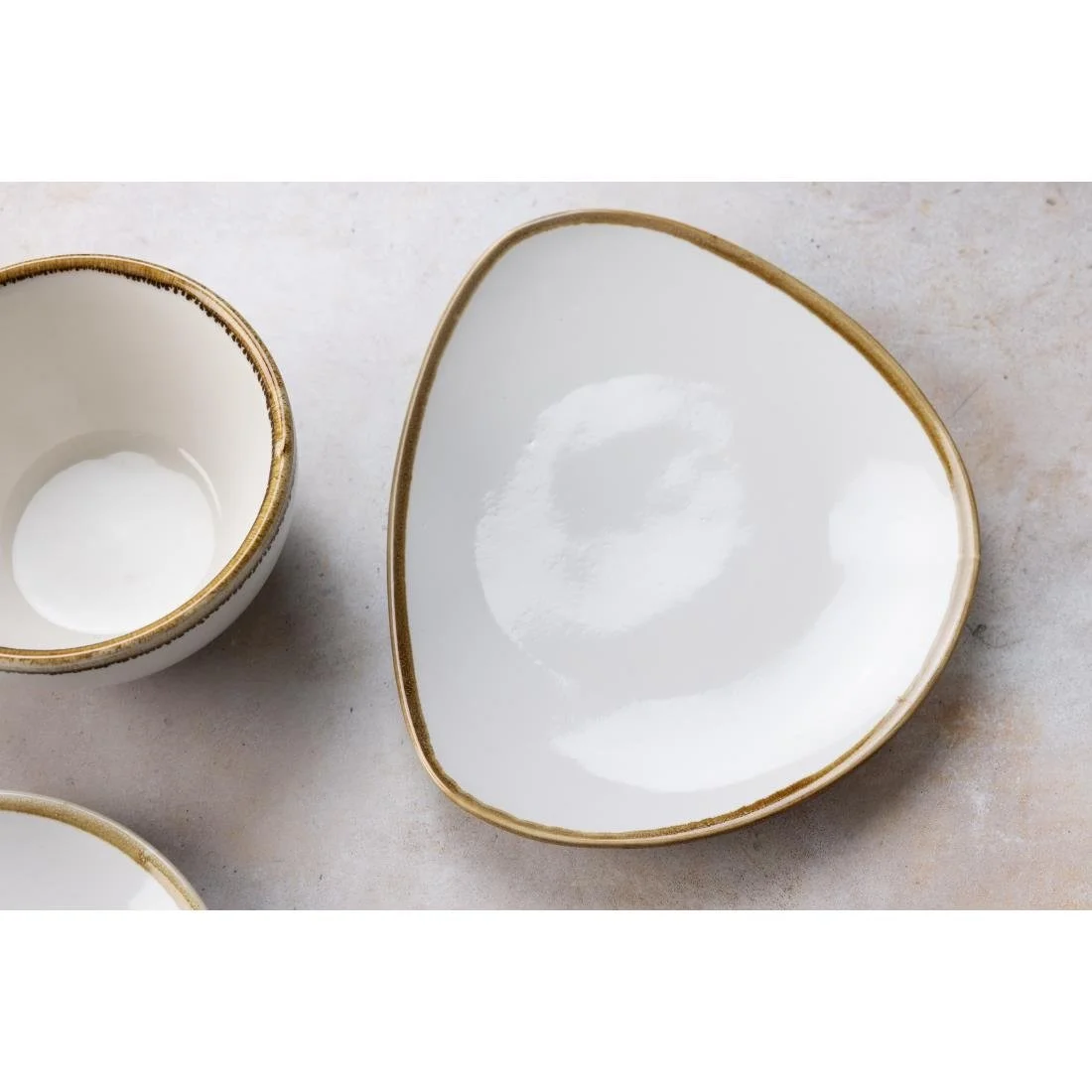 Olympia Kiln Triangular Plates Chalk 165mm (6 Pack) - Image 7