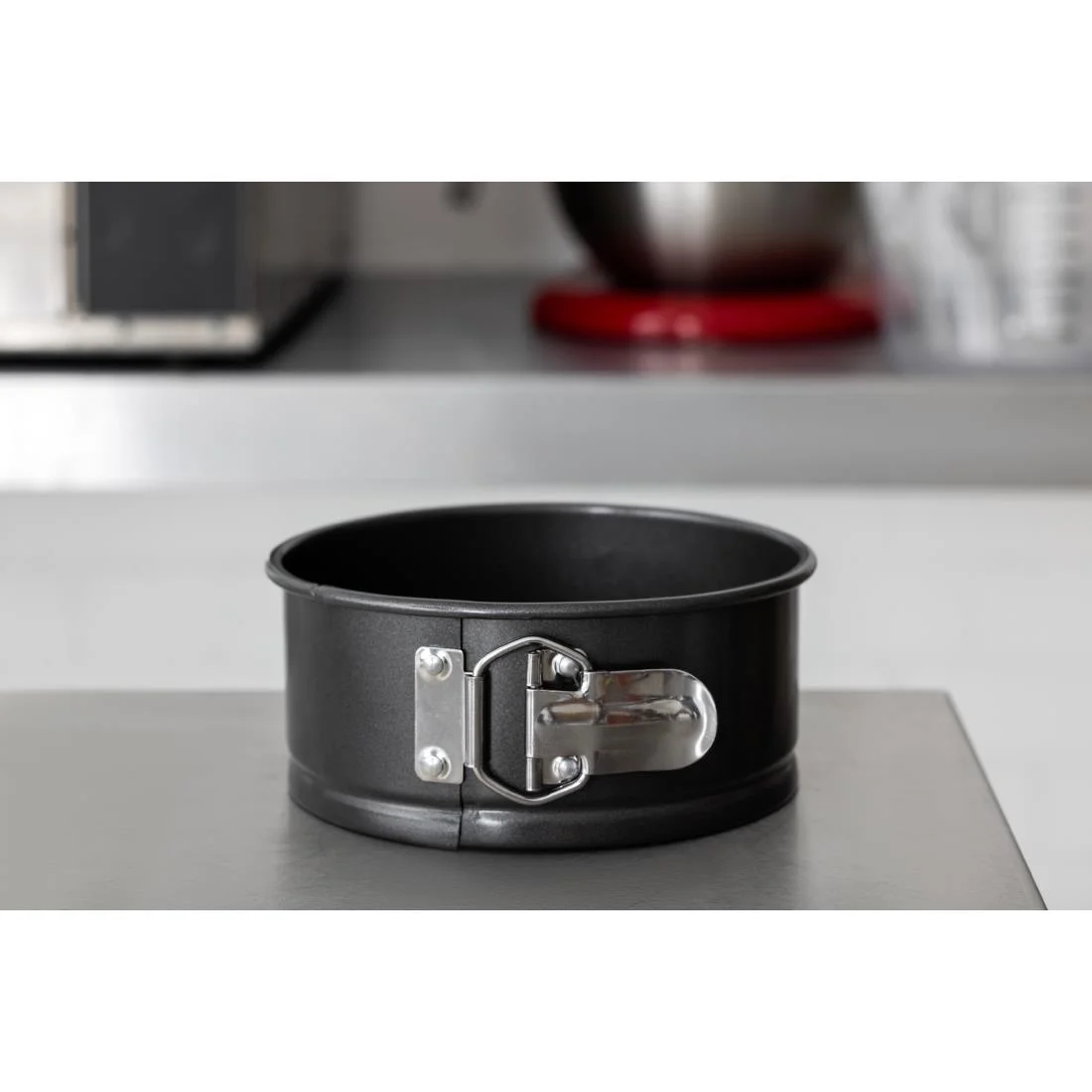 Masterclass Non-Stick Spring Form Round Cake Tin - Image 4