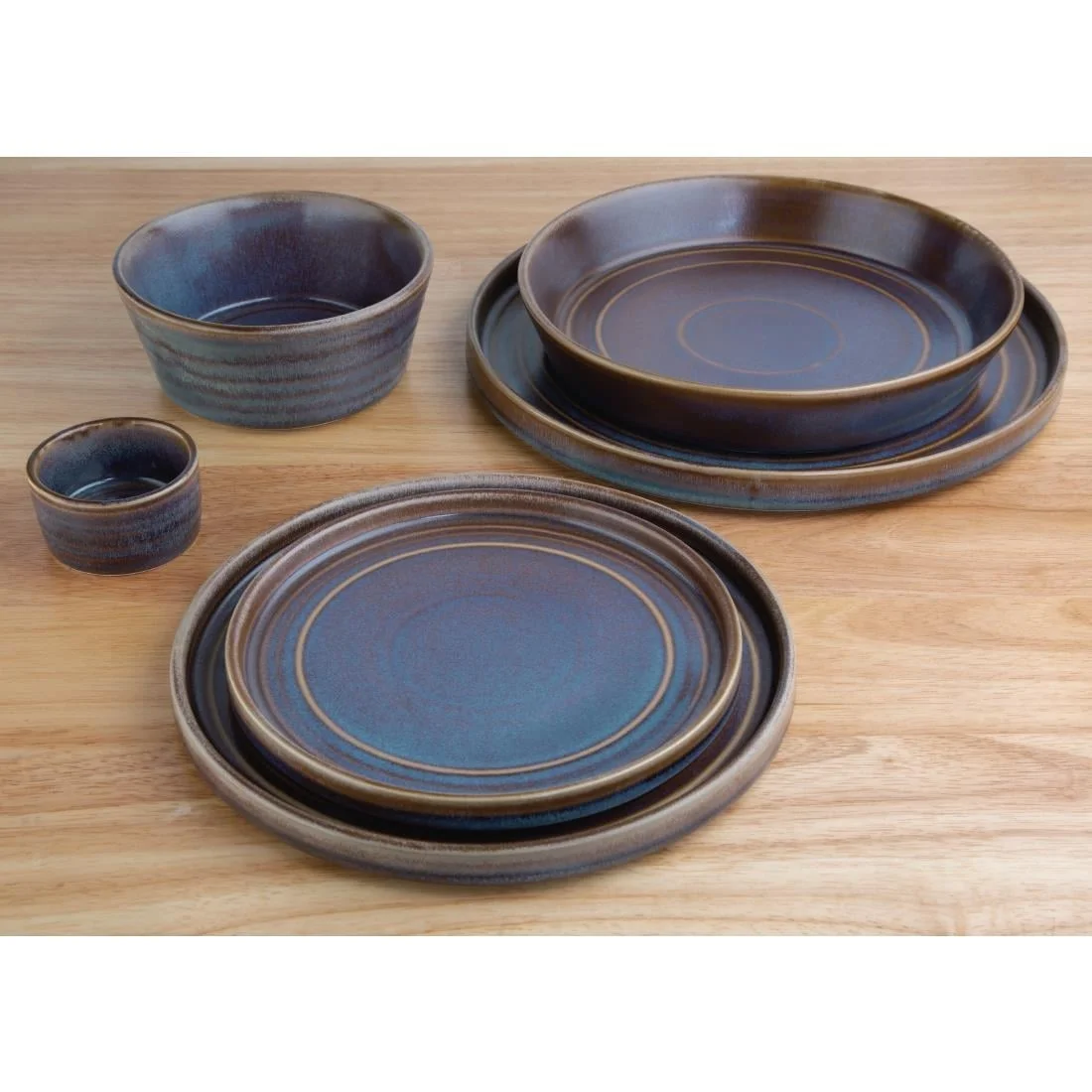 Olympia Cavolo Flat Round Plates Iridescent 270mm (4 Pack) - Image 5