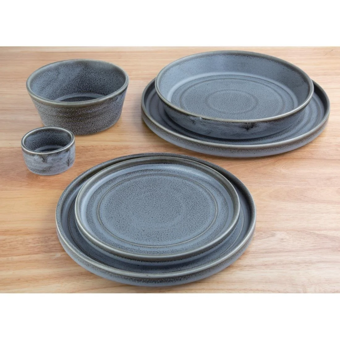 Olympia Cavolo Flat Round Plates Charcoal Dusk 180mm (6 Pack) - Image 4