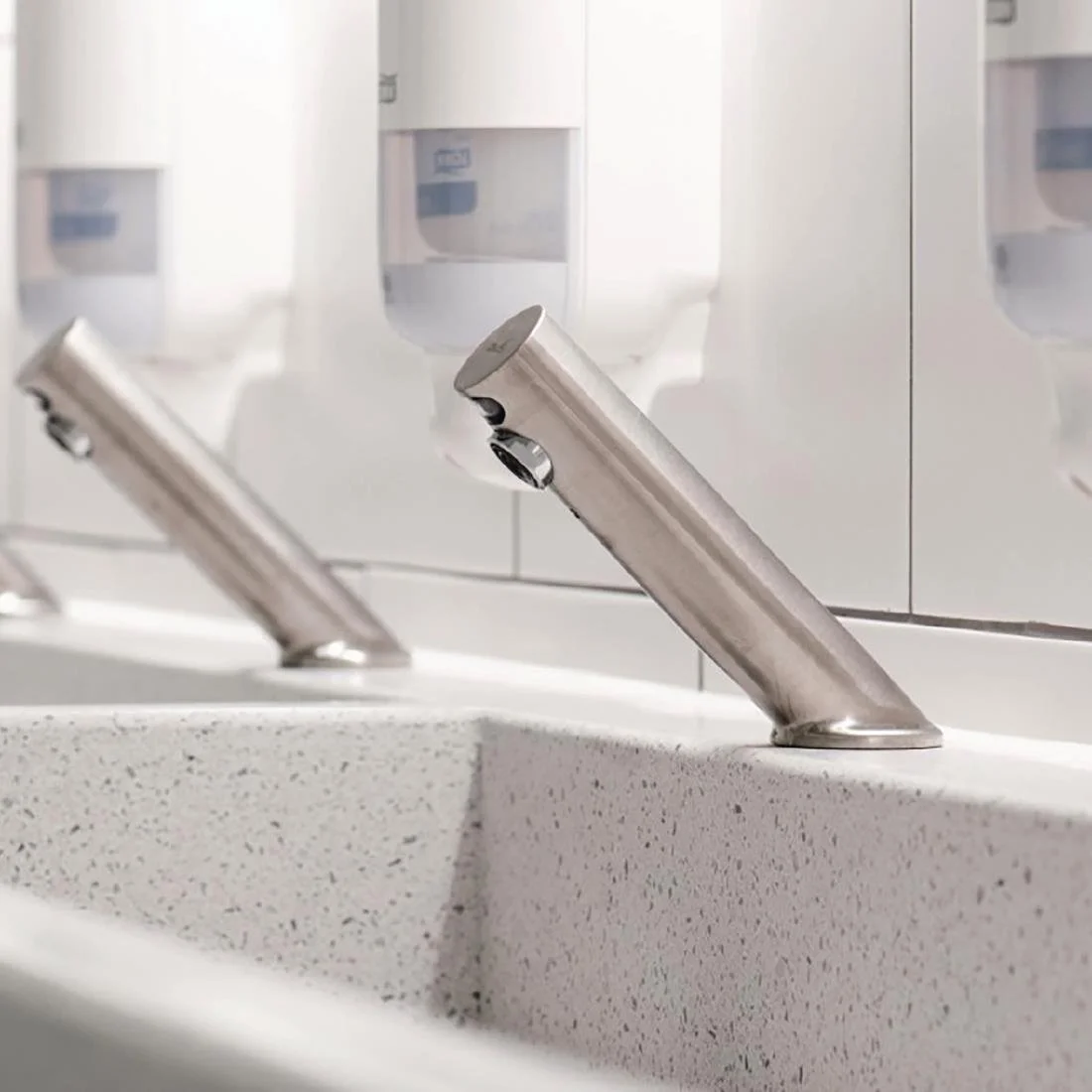 KWC DVS Single Station Aquarius No-touch Tap - Image 3