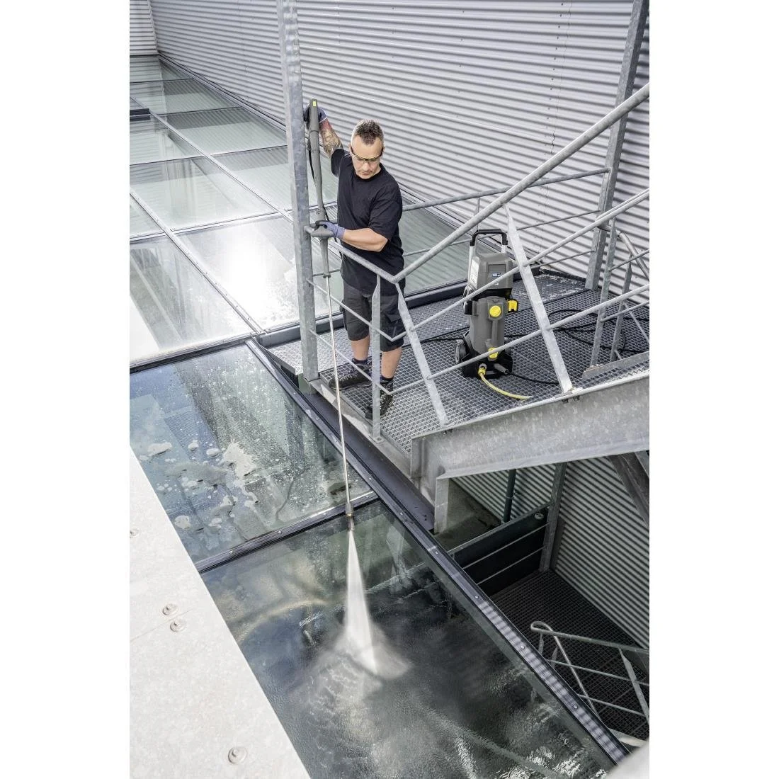 Karcher Battery High Pressure Cleaner HD 4/11 C BP Without Battery and Charger - Image 2