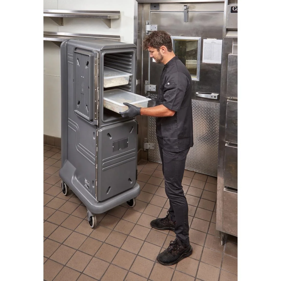 Cambro Ultra Pro Cart Tall Two Door Hot and Cold Food Cart Charcoal Grey - Image 5