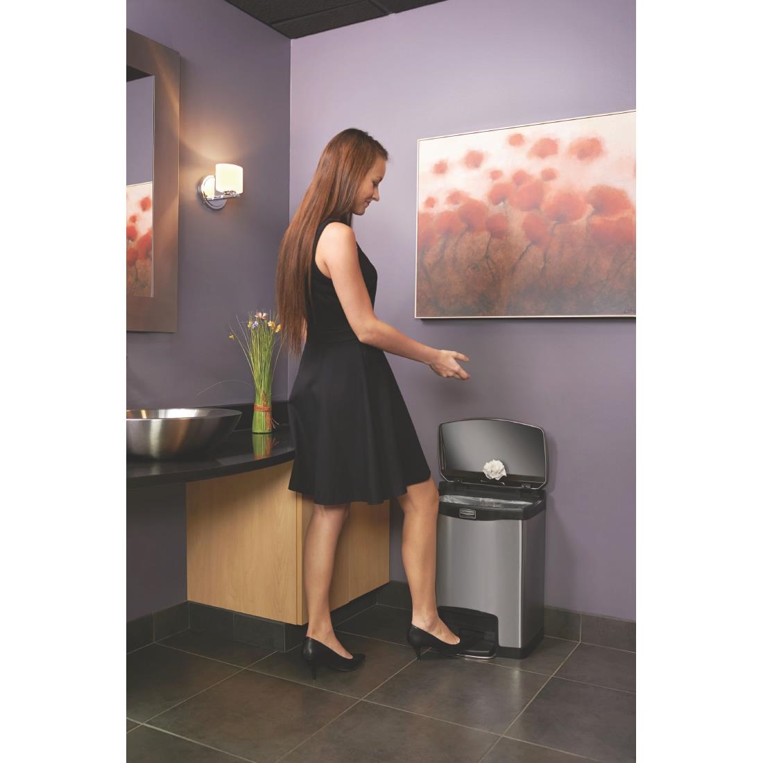 Rubbermaid Slim Jim Front Step on Stainless Steel 30L