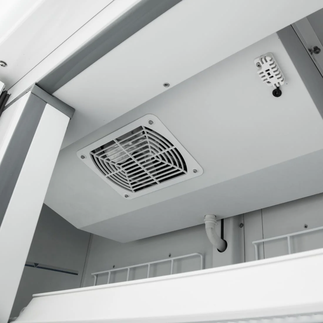 Polar Display Freezer with Light Box 920Ltr - Image 15
