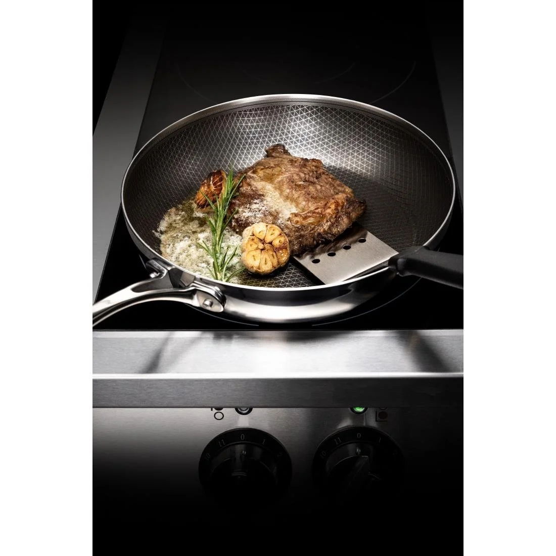 Vogue Tri-Shield Stainless Steel Frying Pan with Clad Coating 28cm - Image 4
