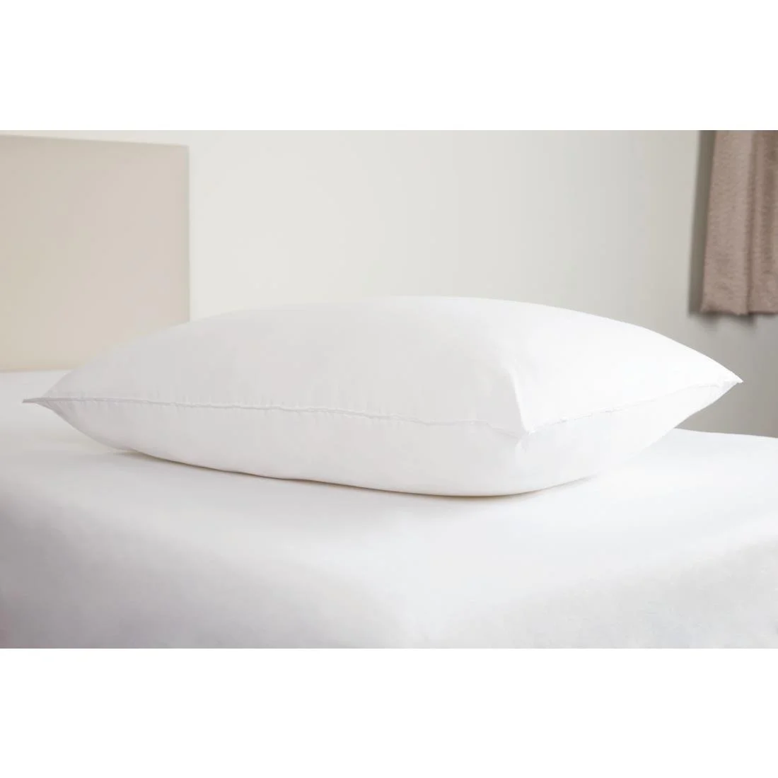 Mitre Essentials Hollo Pillow - Image 1