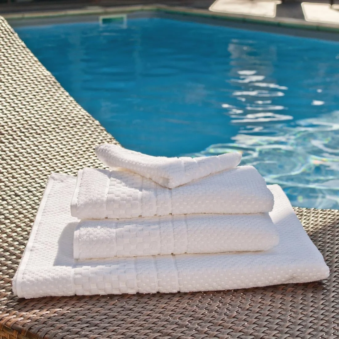 Mitre Heritage Chequers Bath Mat White - Image 2