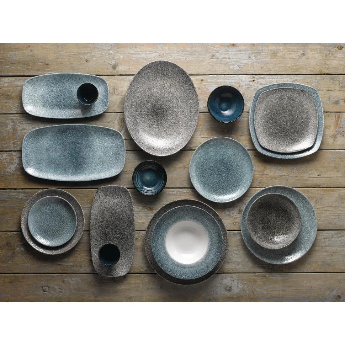Churchill Studio Prints Raku Oval Coupe Plates Topaz Blue 317mm - Image 2