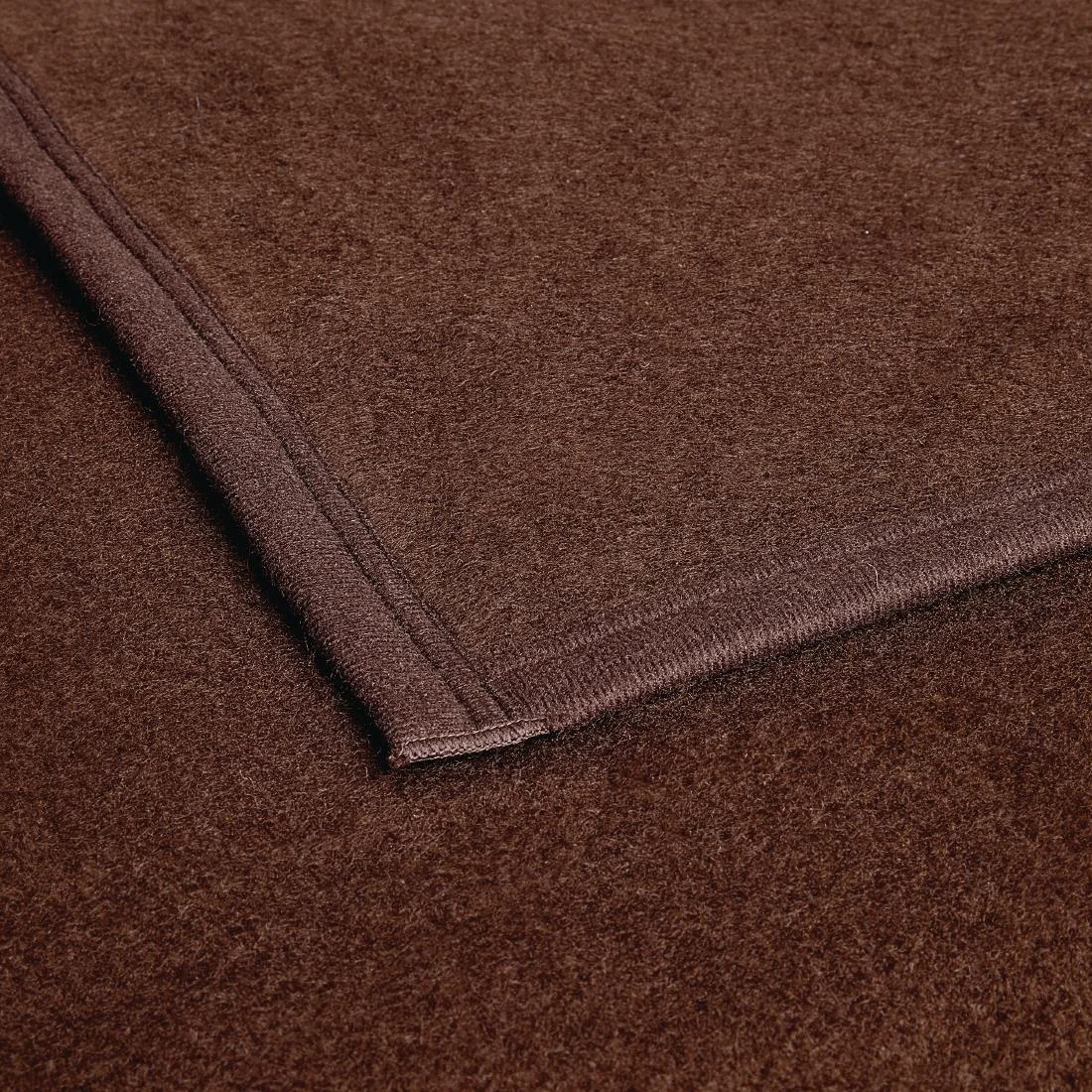 Comfort Fleece Blanket Chocolate - Image 2