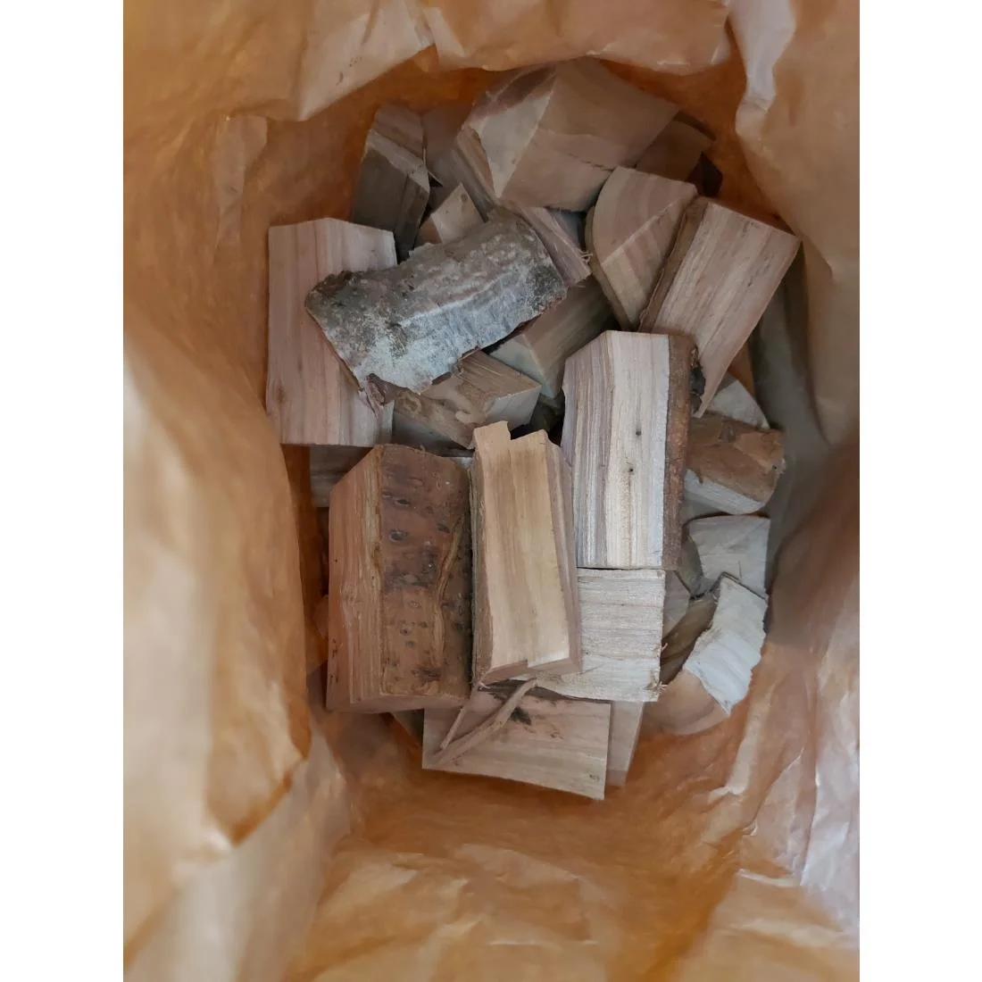 Big K Smoking Wood Chips Apple Wood Chunks 8Ltr - Image 2