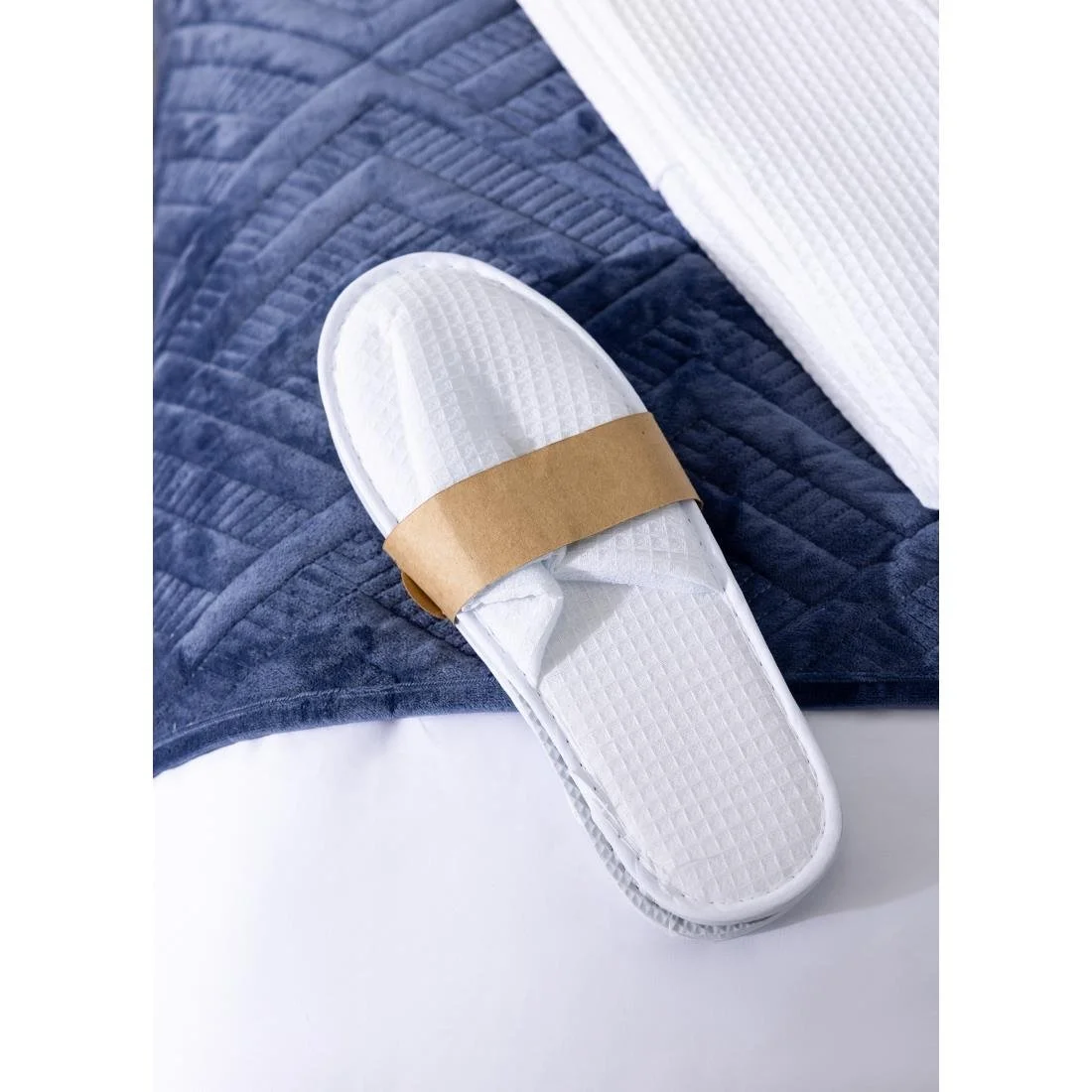 Mitre Essentials Honeycomb Slipper Closed Toe White - Image 2