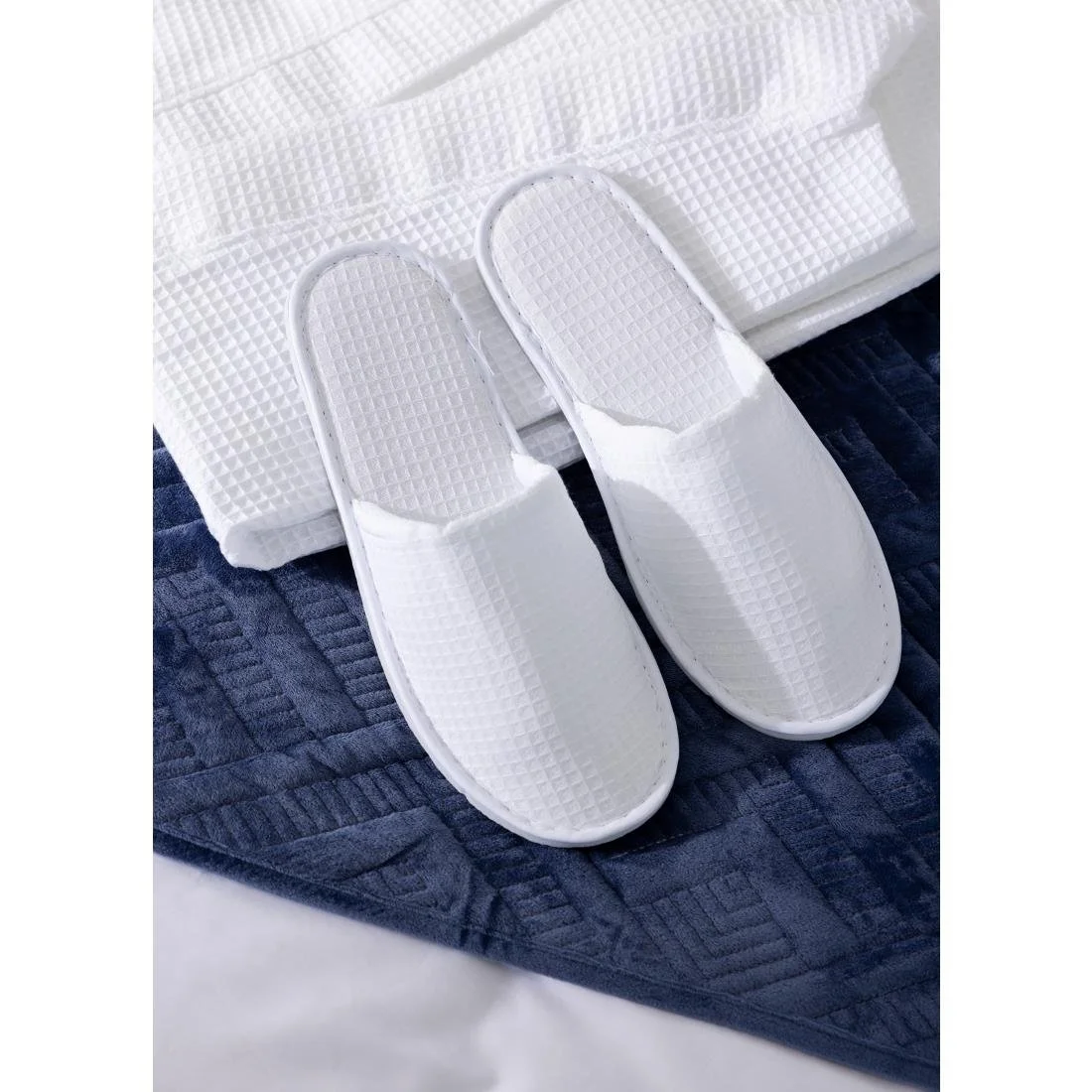 Mitre Essentials Honeycomb Slipper Closed Toe White