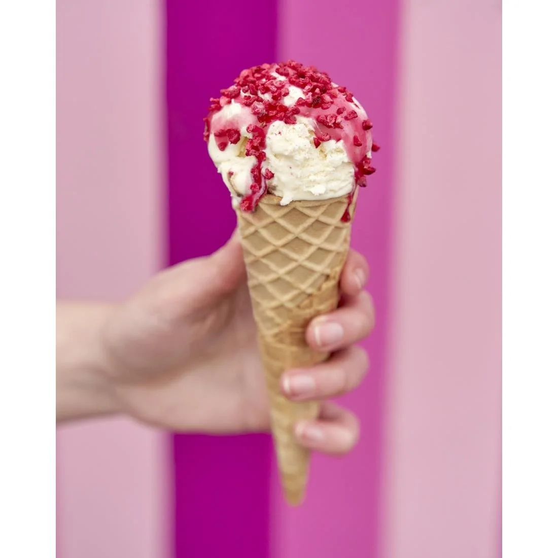 Simply Strawberry Topping Sauce 1kg - Image 3