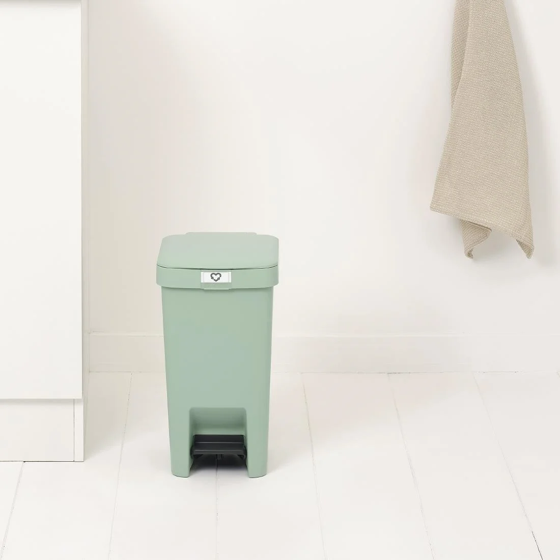 Brabantia StepUp Pedal Bin Jade Green 10Ltr - Image 4