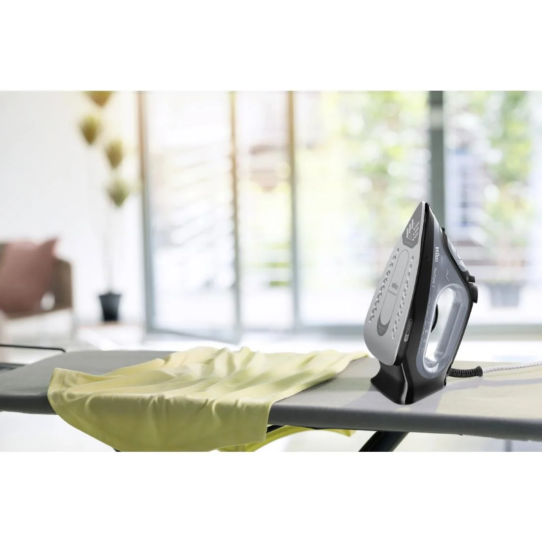 Braun TexStyle 3 Steam Iron SI3055 Black - Image 3