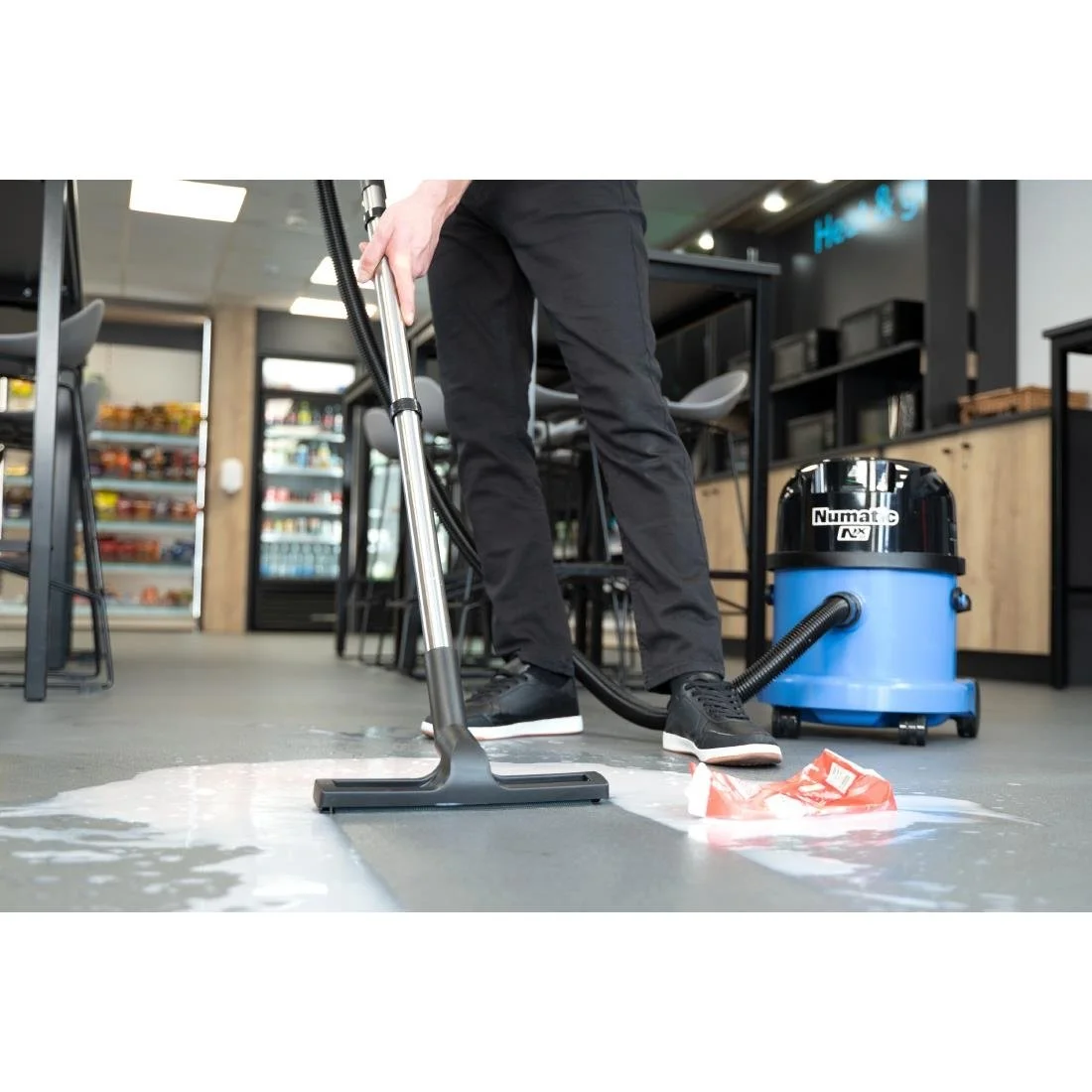 Numatic Battery Powered Wet & Dry Vacuum Cleaner WBV370NX - Image 15