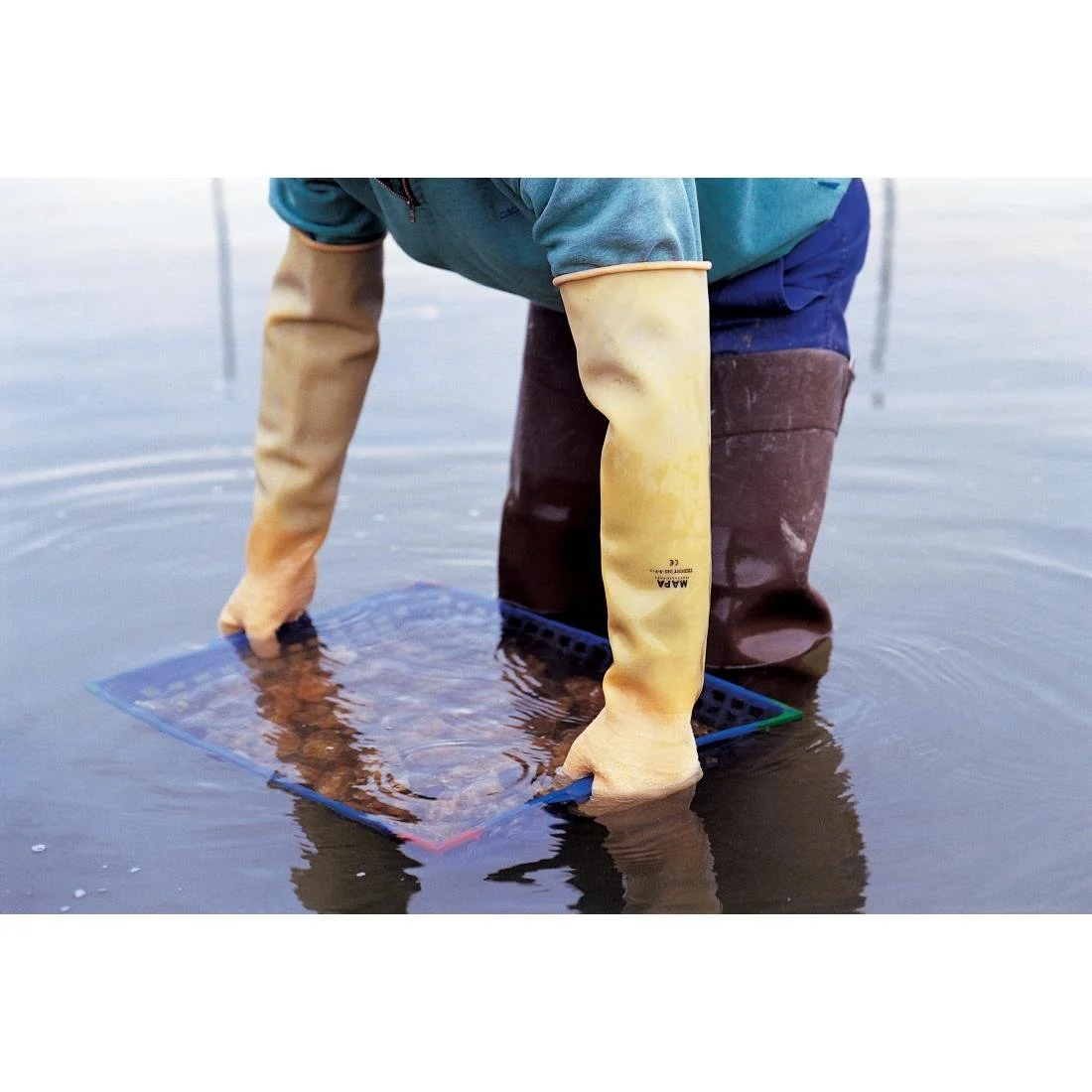 Mapa Trident Alto Heavy Duty Cleaning Gloves Size 9 (One Pair) - Image 2