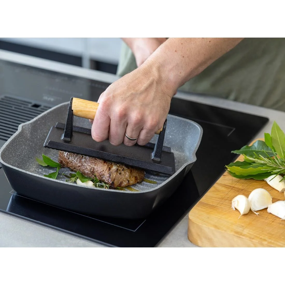 Masterclass Cast Iron Grill Press - Image 2