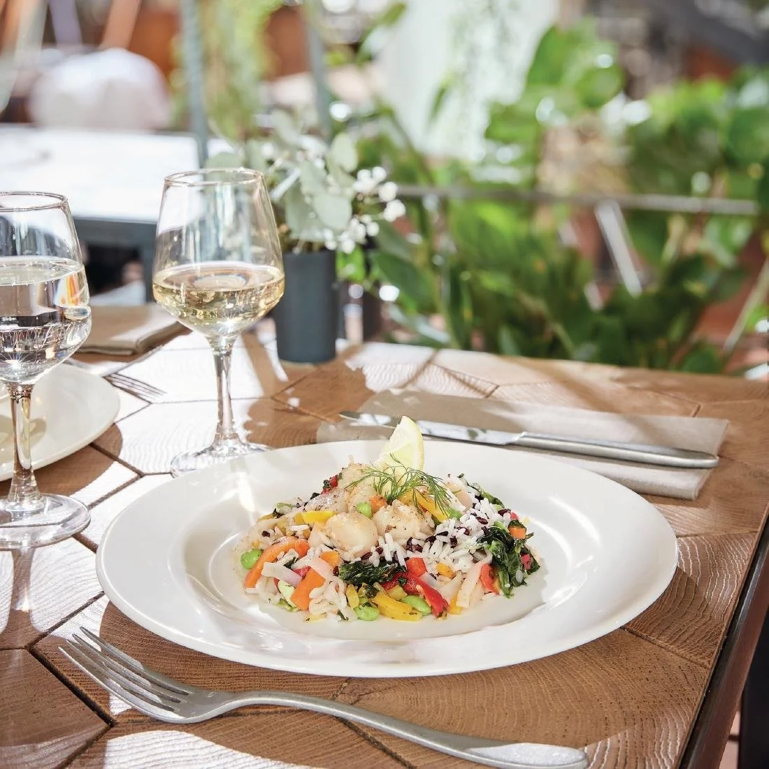 Arcoroc Intensity White Plates 240mm (24 Pack) - Image 4