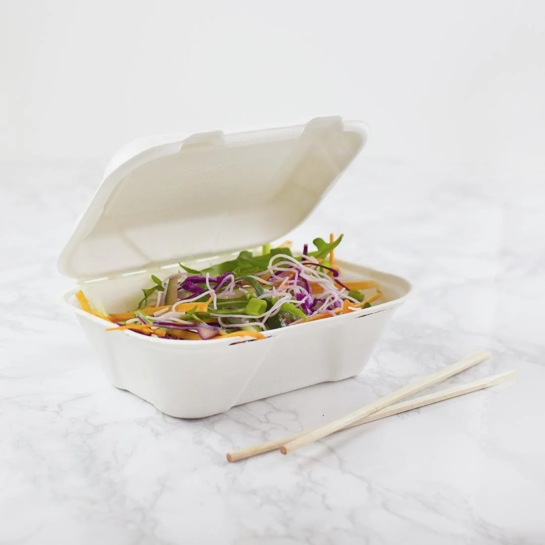 Vegware Compostable Bagasse Clamshell Hinged Meal Boxes 7"x 5" (500 Pack) - Image 2